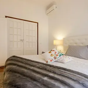 Maison d'hôtes Ginjinha House - 4 - Bairro Alto - With Ac! ***